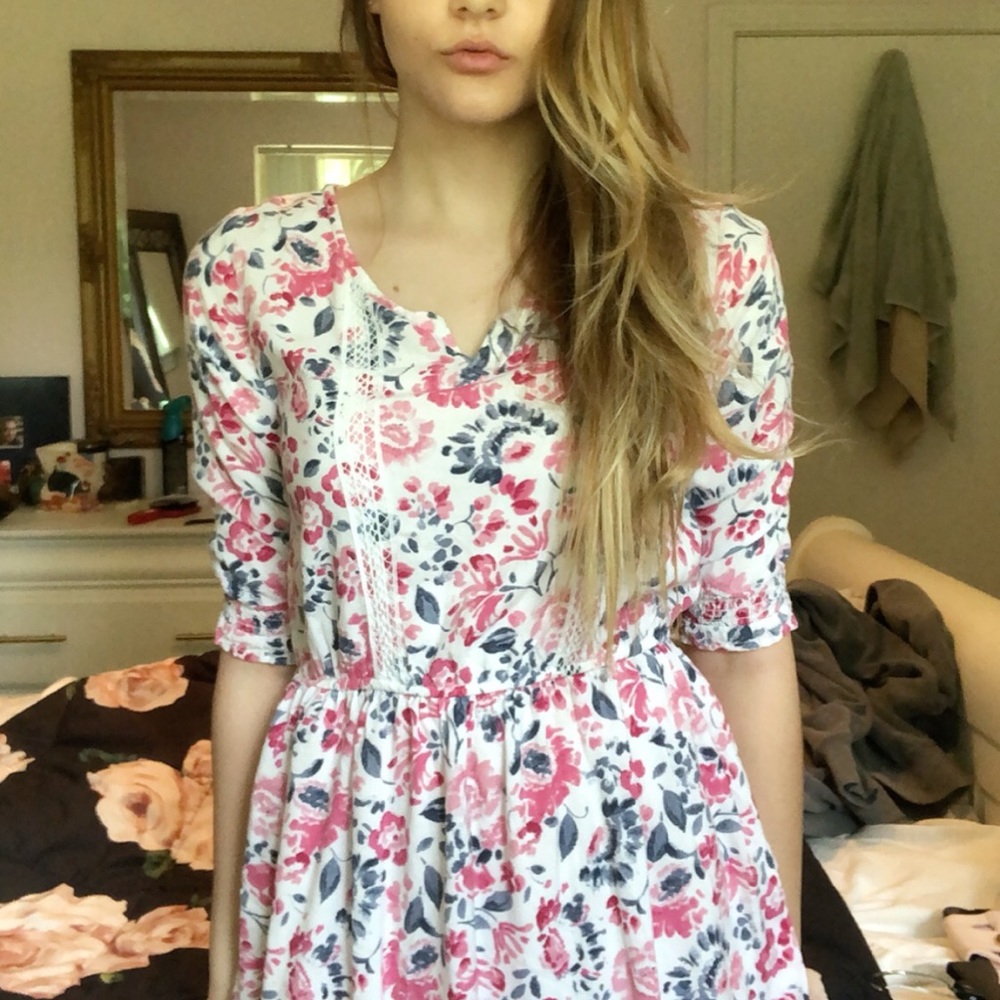 Abercrombie pink and white dress